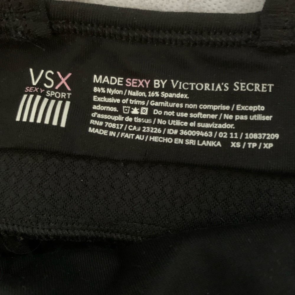 Victoria's Secret Black Strappy Active Sport Top - Picture 4 of 4